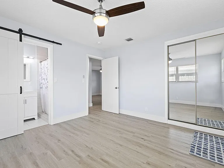 2500 NE 19th Ave #1 — Photo 18