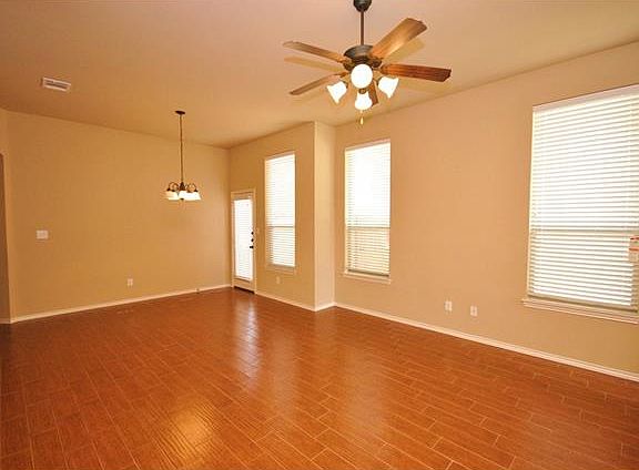 4th image of 1504 Muirfield Bend Dr #B