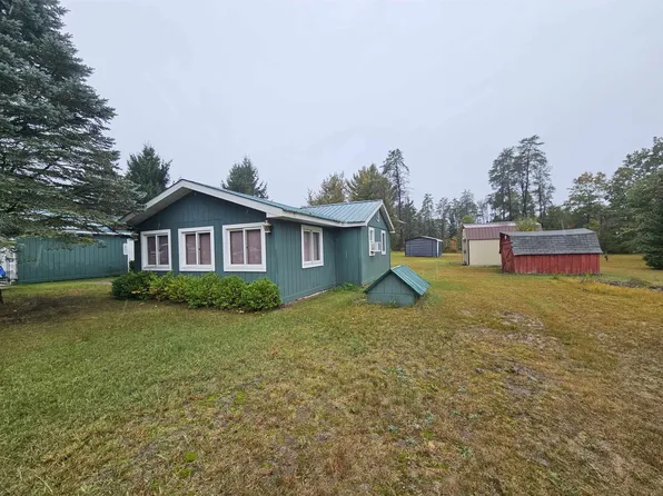 10141 Suzanne Dr, Harrison, MI 48625