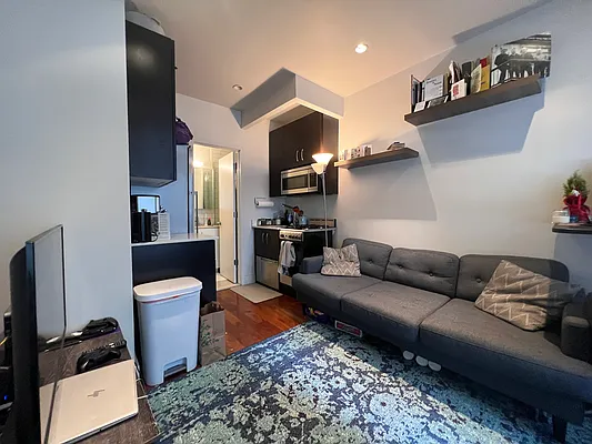 Rented by Keller Williams NYC | media 11