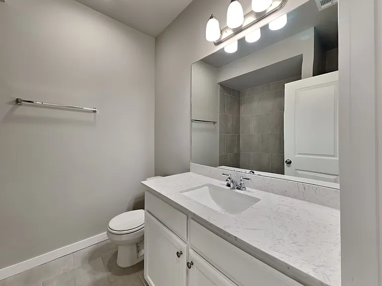 12432 Armstrong Dr — Photo 16