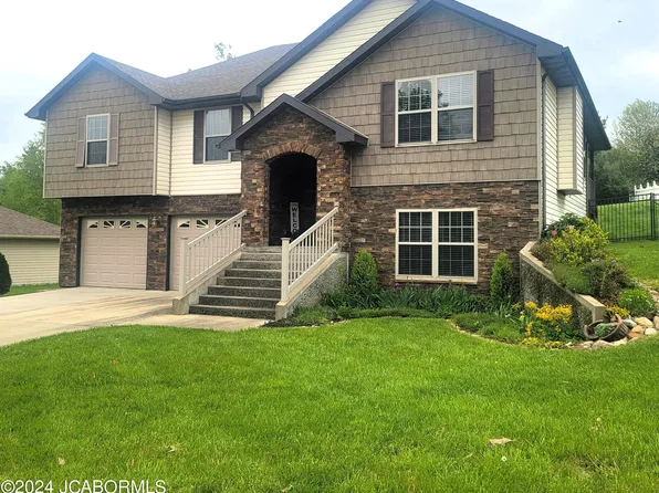 505 Edwards Dr, Holts Summit, MO 65043