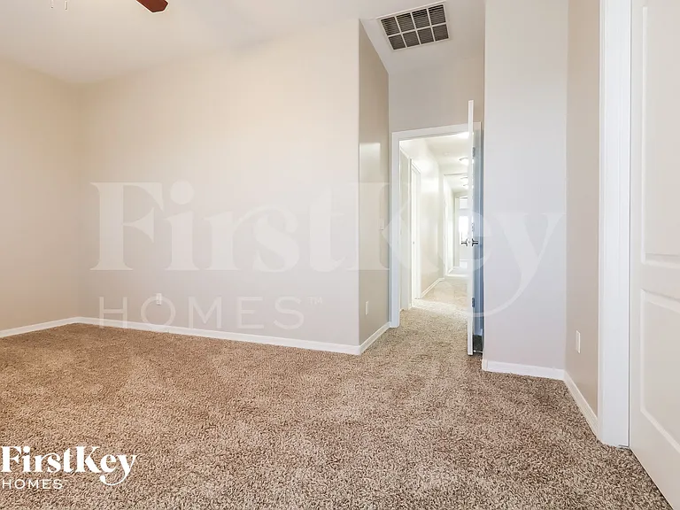 1842 S 222nd Ln — Photo 13