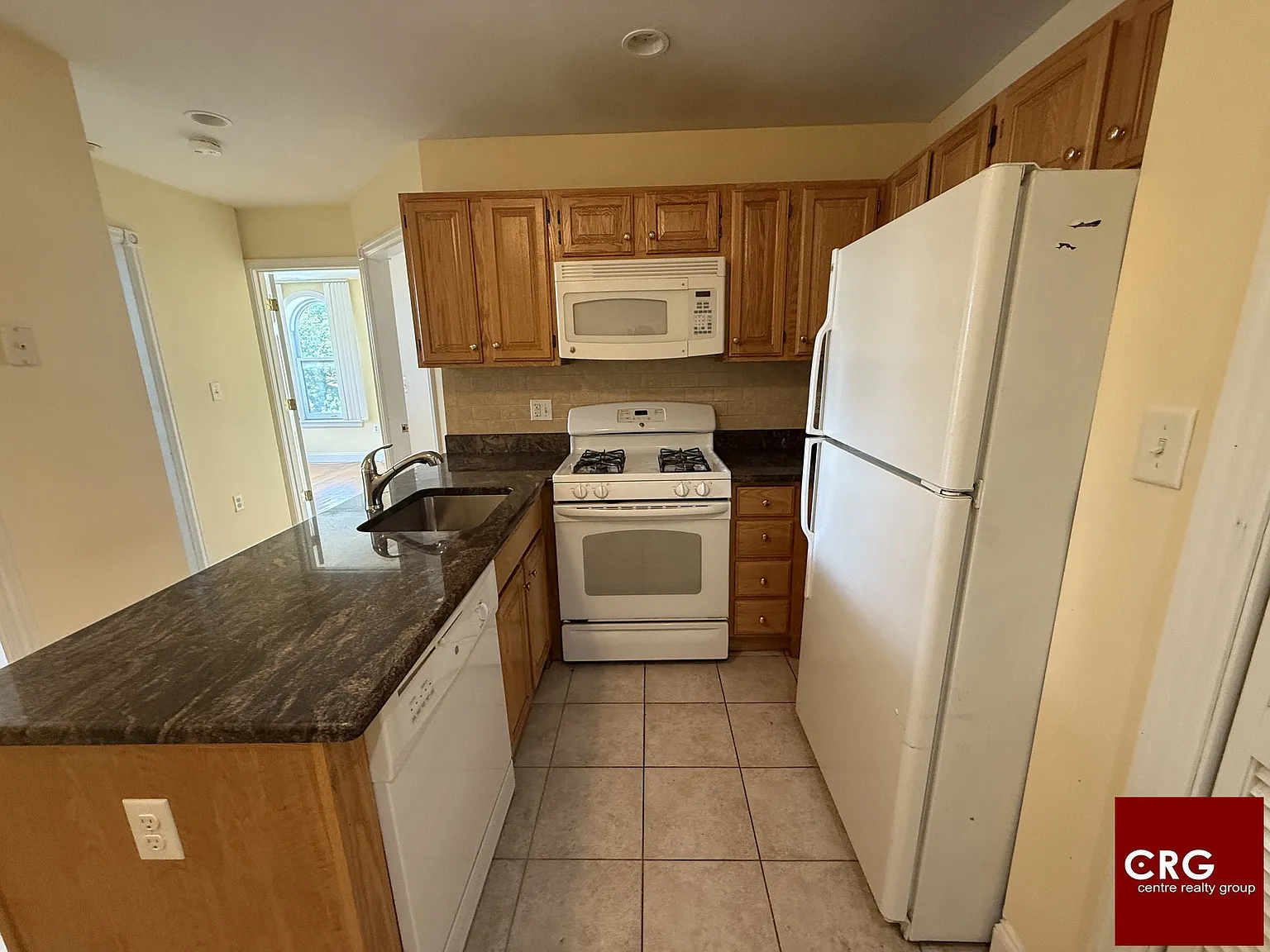 3 bed, 1.0 bath, $4,800 — Photo 2