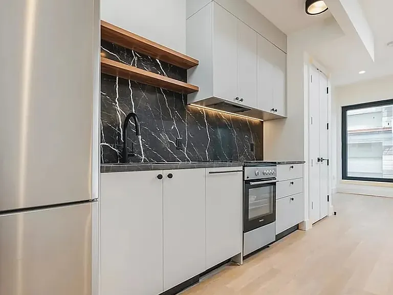 260 Gold St #312 — Photo 4