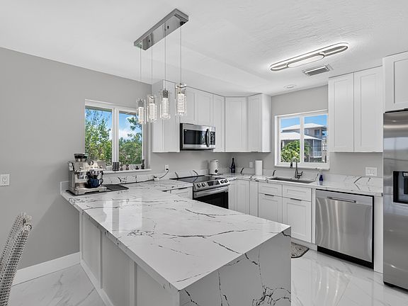 5th image of 29667 Forrestal Ave