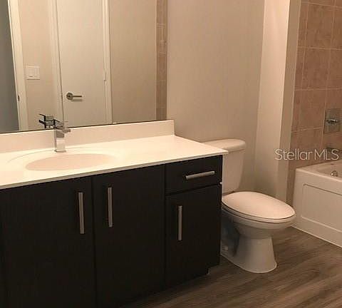 5th image of 415-2 E Pine St #916