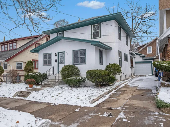 720 Giddings Ave SE, Grand Rapids, MI 49506