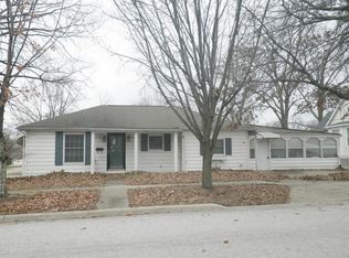 711 13th St, Carlyle, IL