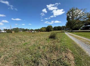 2839 Flat Top Rd, Ghent, WV 25843