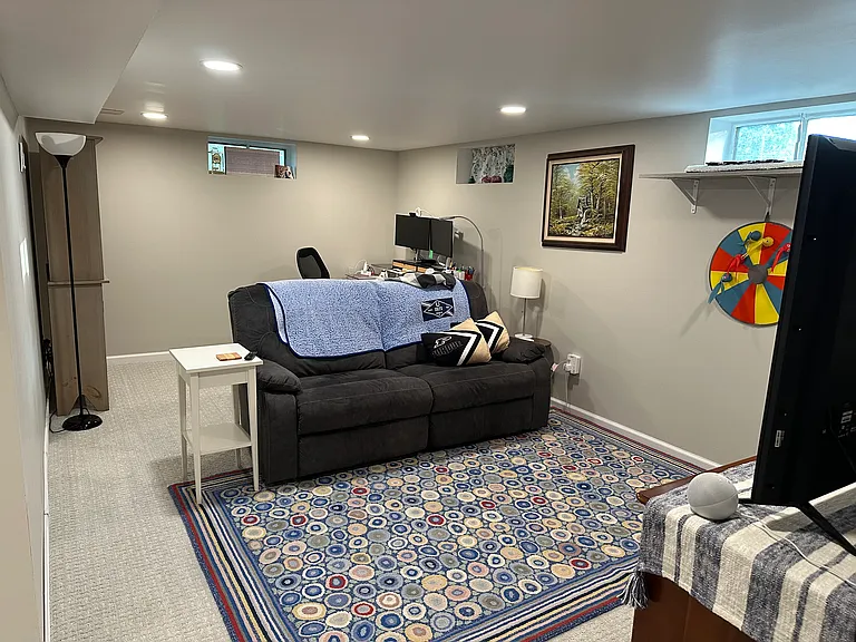 1040 Tulip Ln — Photo 15
