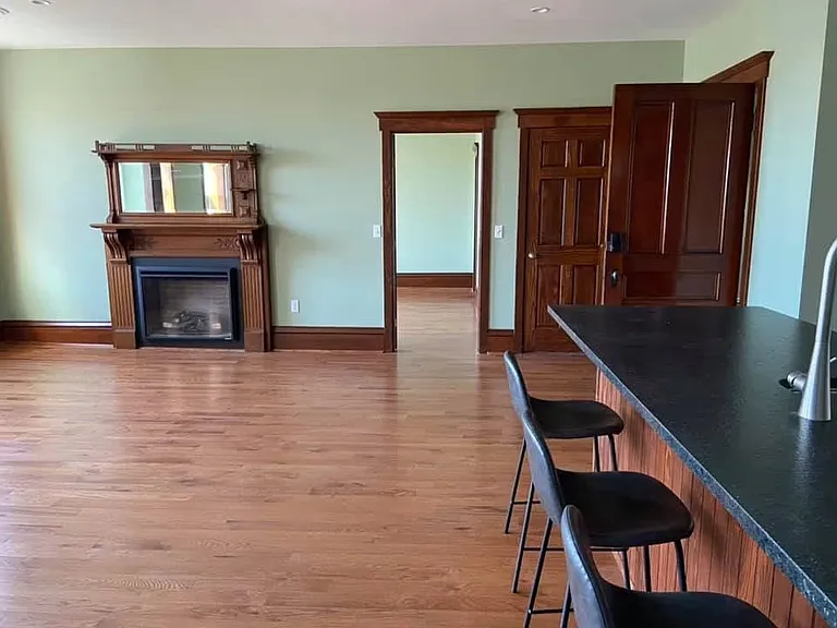 358 Broad St — Photo 7
