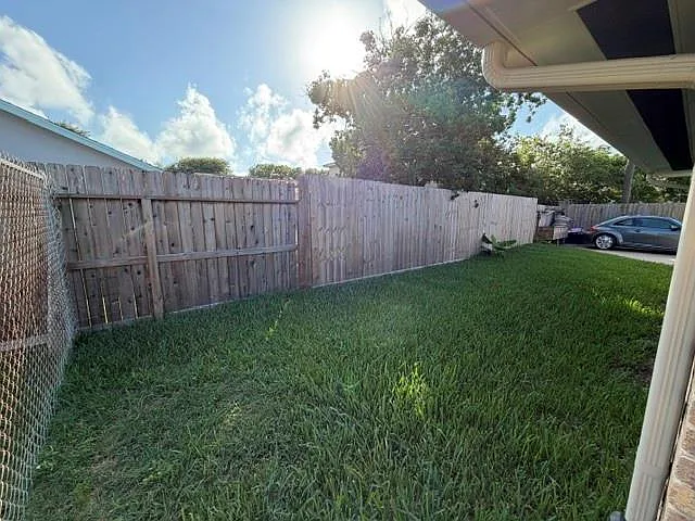 3107 Pine St — Photo 3