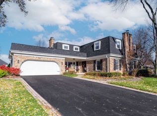 107 E Thompson Dr, Wheaton, IL 60189