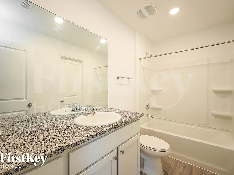 1335 White Willow — Photo 14