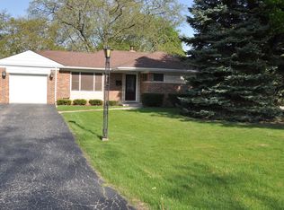 911 S Wa Pella Ave, Mount Prospect, IL