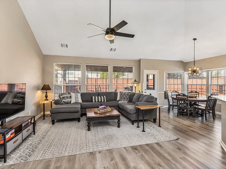 604 Grimsworth Ct — Photo 9