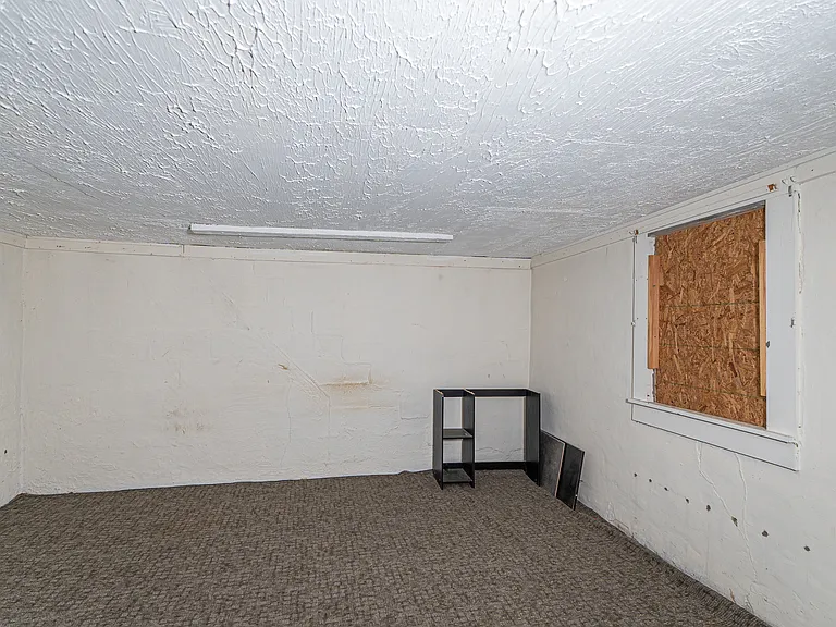 460 Lansing Edmond Rd — Photo 24