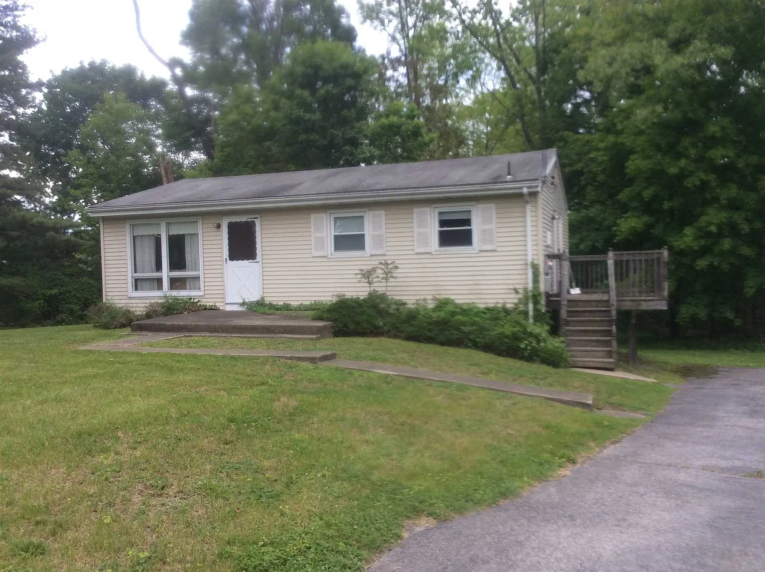 19 Corine Dr photo 1