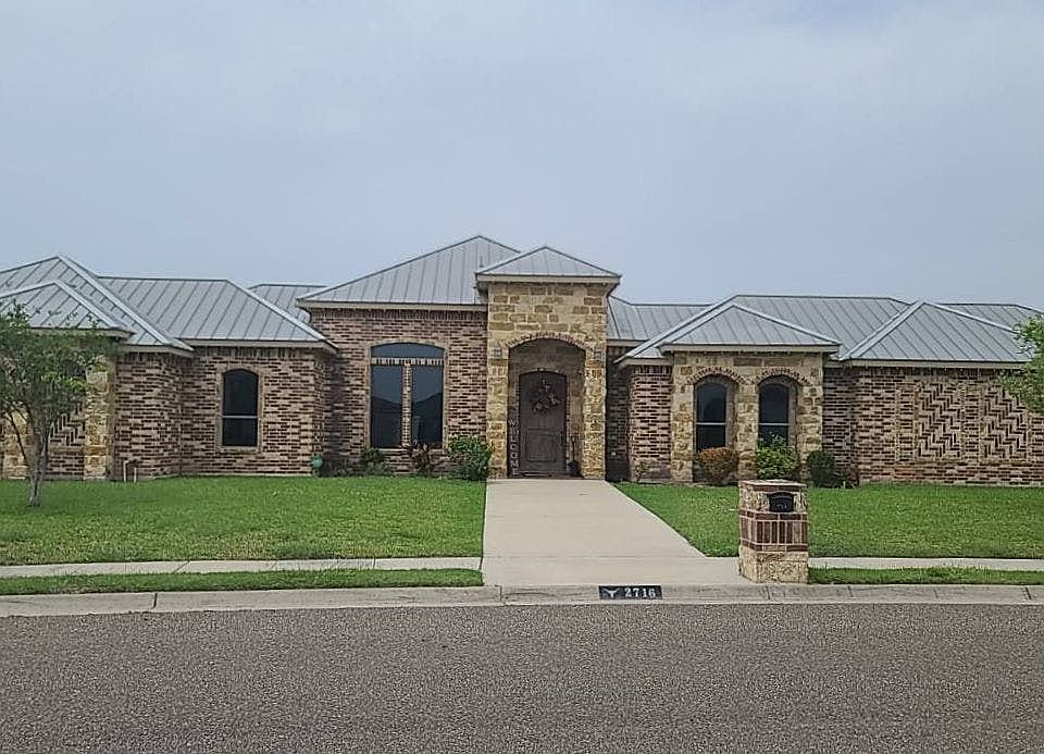 1st image of 2716 Brazos Ave
