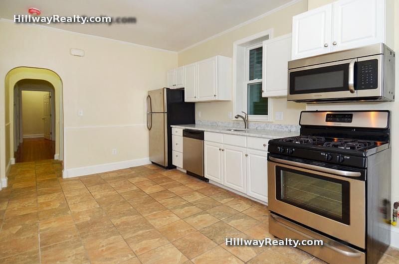 2nd image of 286 Sumner St