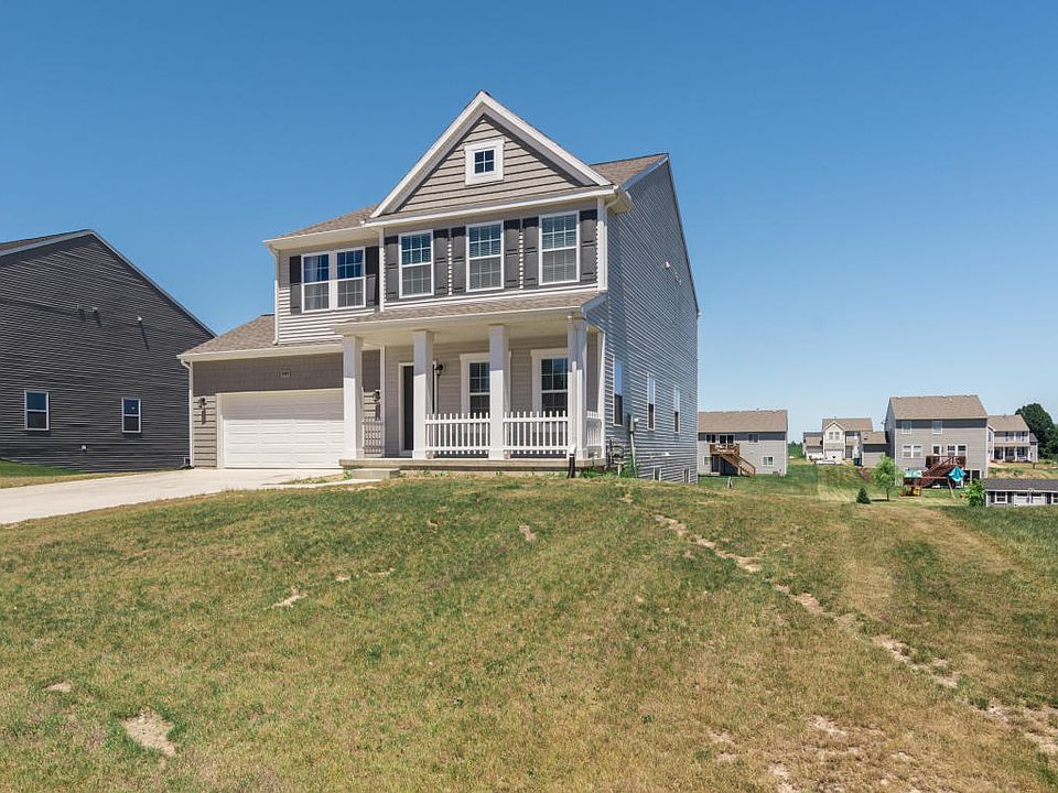 1st image of 1727 Crescent Pointe Dr SE