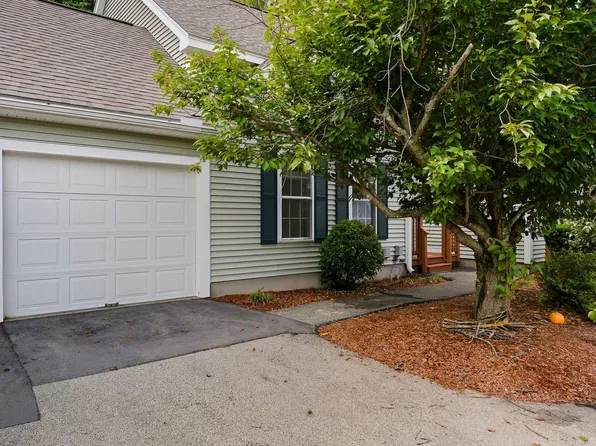 17 Echo Shore Drive, Merrimack, NH 03054