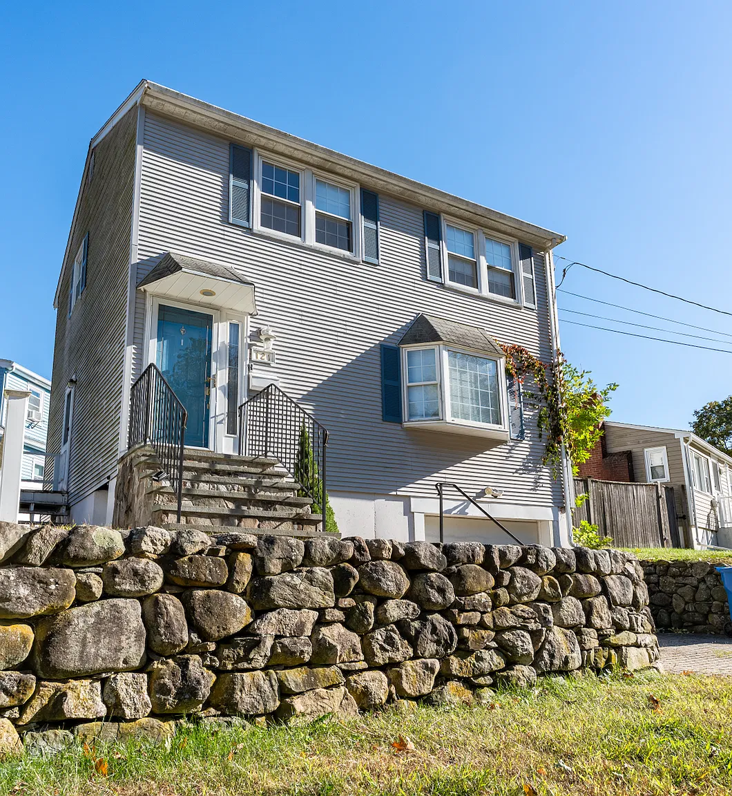 3 bed, 1.5 bath, 1300 sqft, $3,800 — Photo 1
