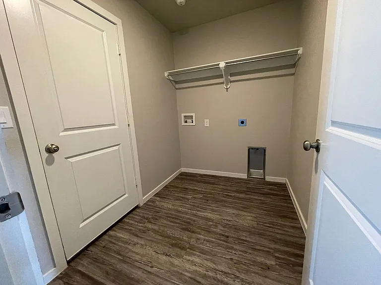 2140 N Texas Ave — Photo 12