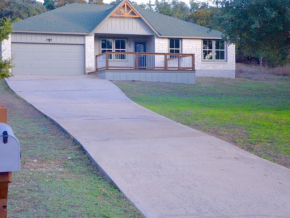 1st image of 307 Dunkeld Dr