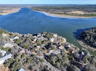 102 Coventry Rd, Spicewood, TX 78669