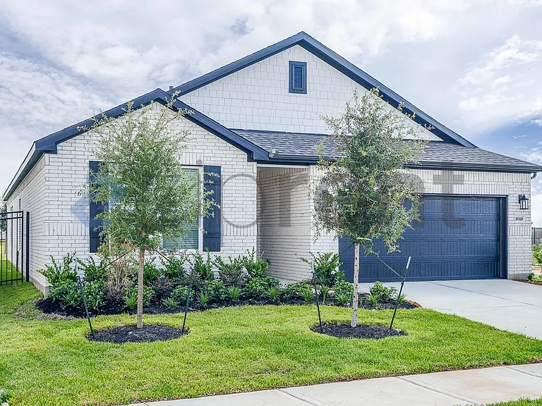 27327 Blue Pool Dr #27327 — Photo 1