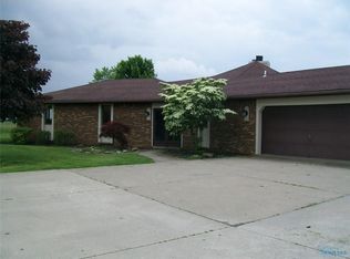 814 N Stadium Rd, Oregon, OH 43616