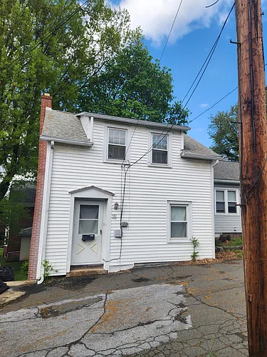 502 E 1st St Photo 1