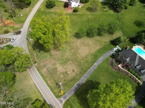 281 Rangewood Rd, Piney Flats, TN 37686