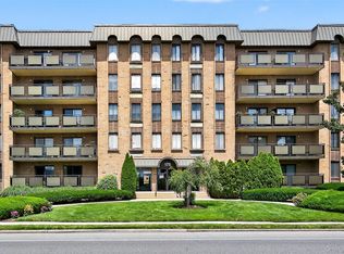 175 Maple Avenue #3G, Westbury, NY 11590