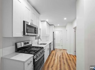 425 7th St, Fairview, NJ 07022