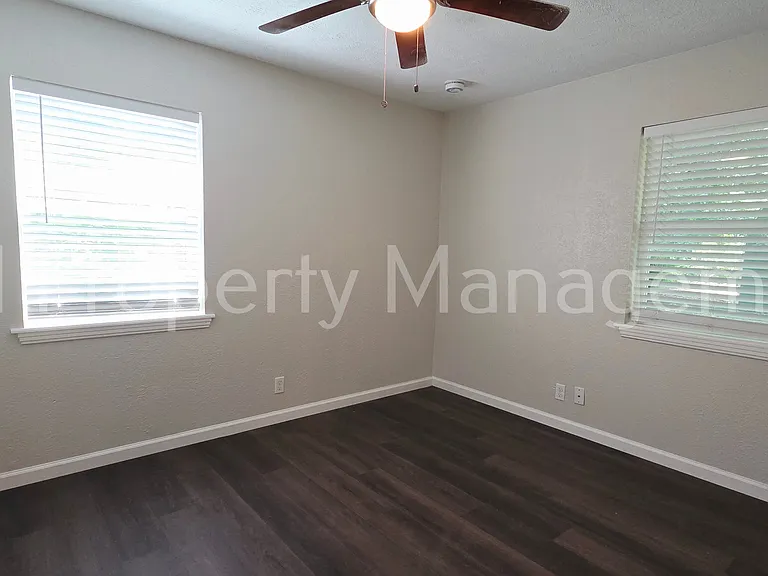 314 16th St W — Photo 6