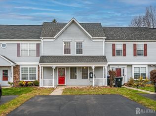 28 Cosgrove Ct, East Brunswick, NJ 08816