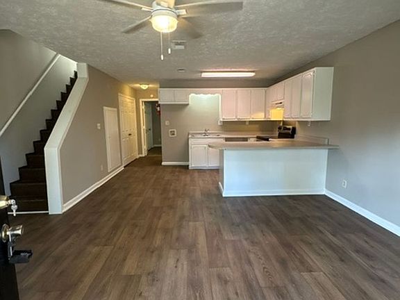3rd image of 114 Money St