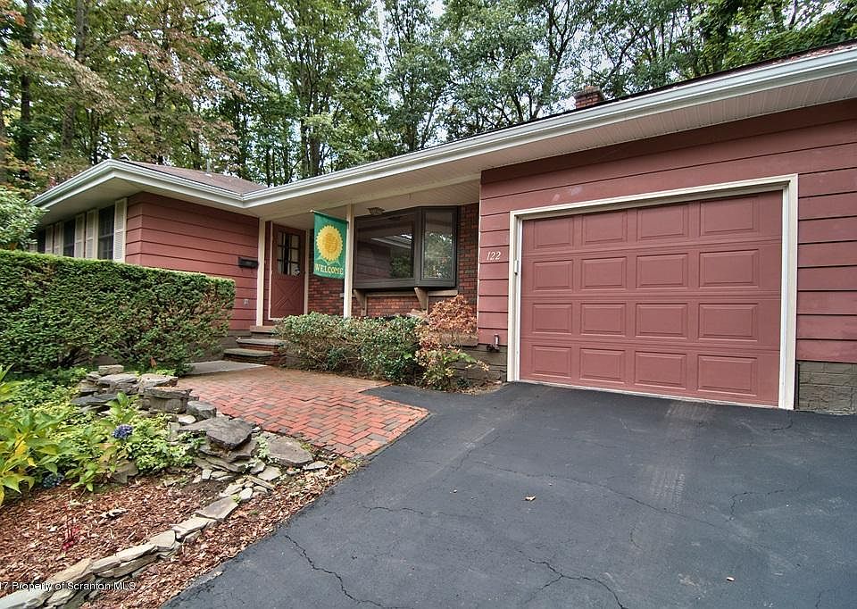 1st image of 122 Woodside Dr