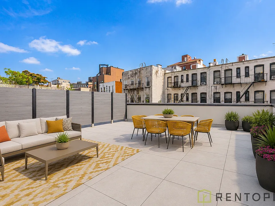 22 Frost St #210