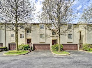 7 Kevin Ct, Nanuet, NY 10954