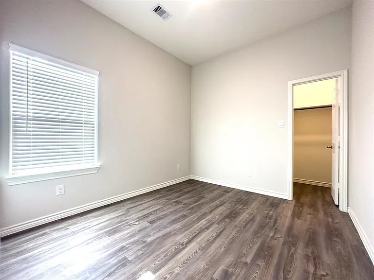 306 Helen St — Photo 9