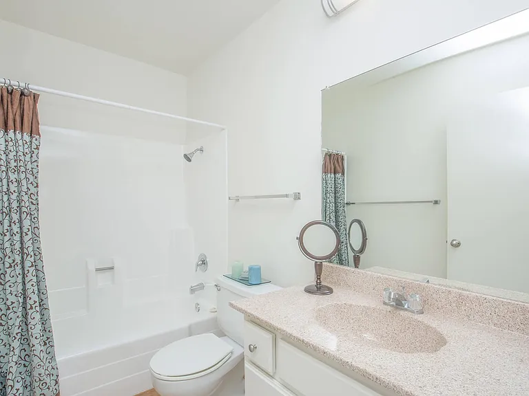 Country Woods Apartment Homes — Photo 16