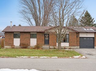 21 Menard St, Russell, ON K0A 1W1