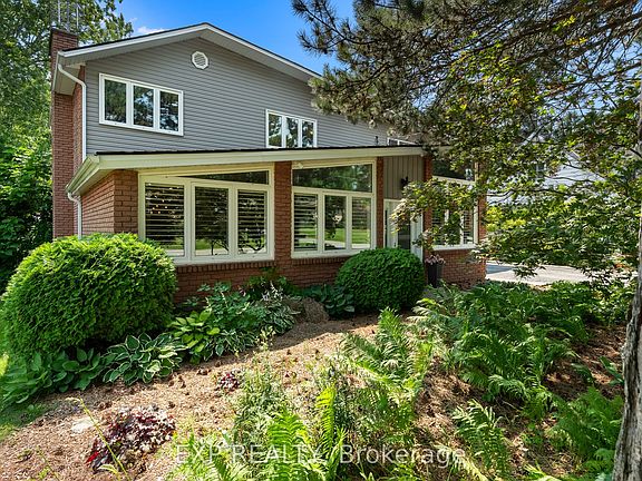 2nd image of 9 Stella St