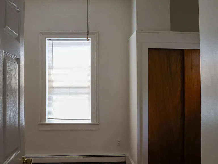 11 Wurts St #17 — Photo 8
