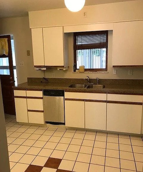 1270 Commercial St — Photo 5