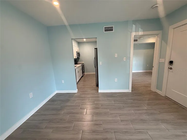 171 Medallion Blvd #B — Photo 21